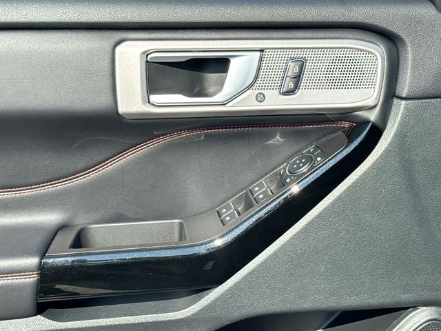 2024 Ford Explorer ST-Line