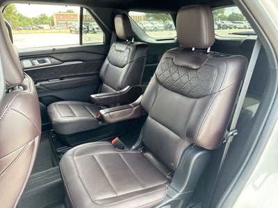 2025 Ford Explorer Platinum