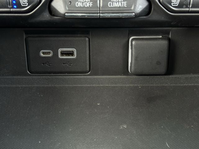 2023 GMC Yukon XL AT4