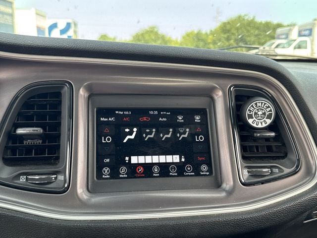 2022 Dodge Challenger SXT