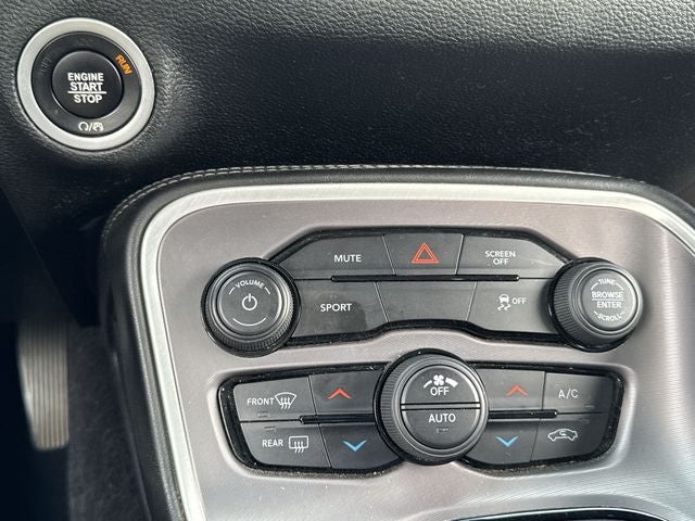 2022 Dodge Challenger SXT