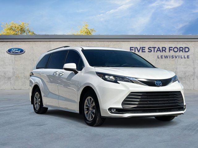 2025 Toyota Sienna XLE 7 Passenger
