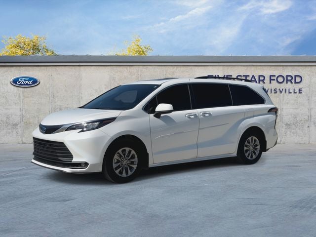 2025 Toyota Sienna XLE 7 Passenger