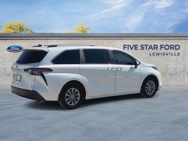 2025 Toyota Sienna XLE 7 Passenger