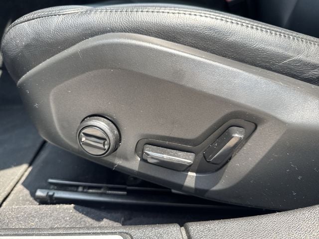 2024 Volvo S60 B5 Core Dark Theme