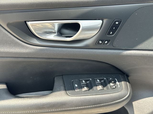 2024 Volvo S60 B5 Core Dark Theme