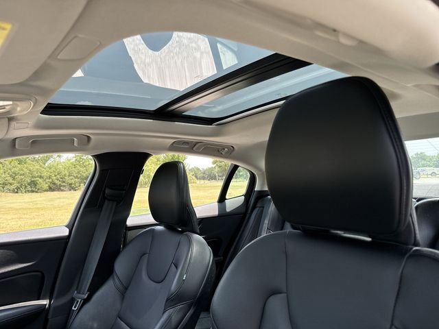 2024 Volvo S60 B5 Core Dark Theme