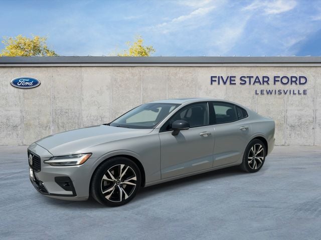 2024 Volvo S60 B5 Core Dark Theme