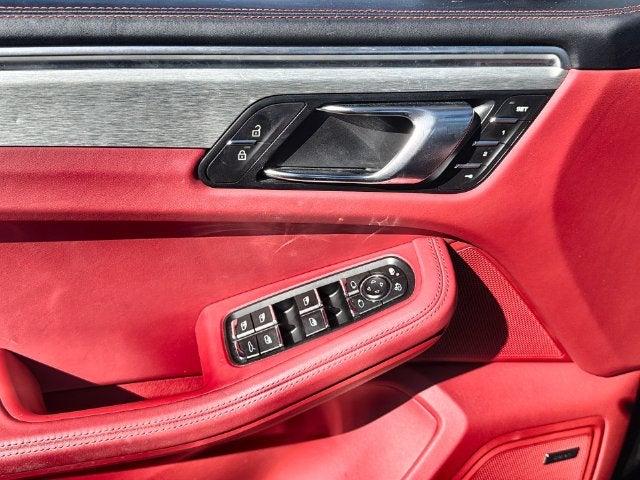 2020 Porsche Macan Turbo