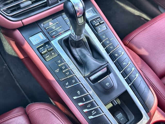 2020 Porsche Macan Turbo