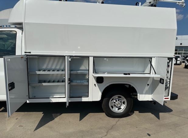 2025 Chevrolet Express Cutaway 3500 1WT