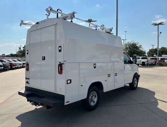 2025 Chevrolet Express Cutaway 3500 1WT
