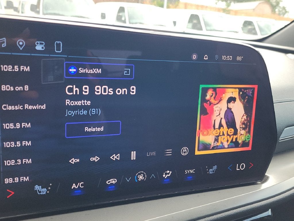 2024 Chevrolet Traverse LT