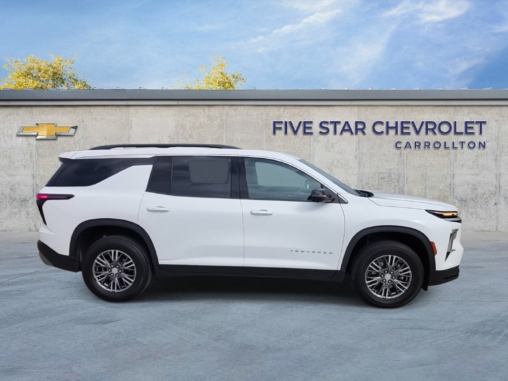 2024 Chevrolet Traverse LT