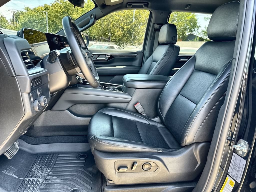 2025 Chevrolet Suburban LS