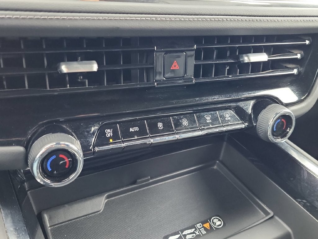 2025 Chevrolet Suburban Z71 - Photo 19