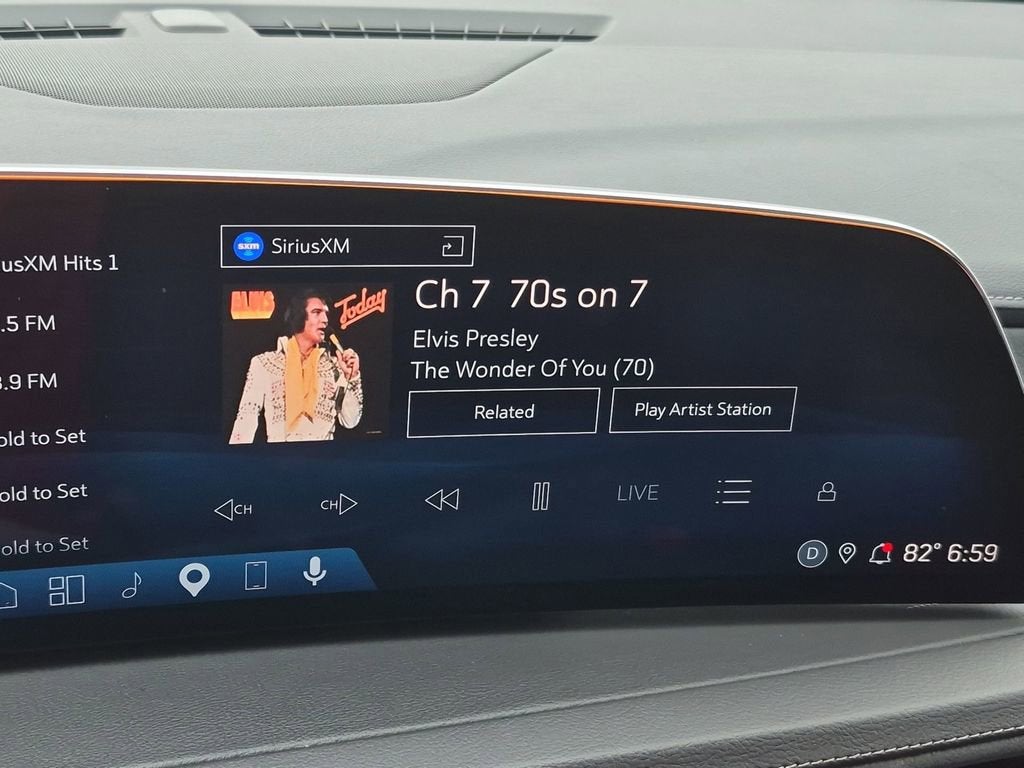 2025 Cadillac XT4 Premium Luxury