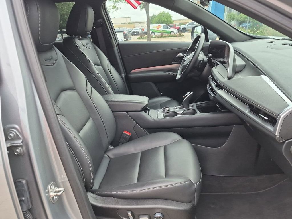 2025 Cadillac XT4 Premium Luxury