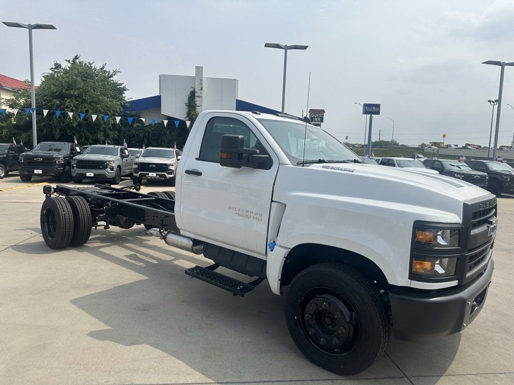 2023 Chevrolet Silverado 5500 HD Work Truck