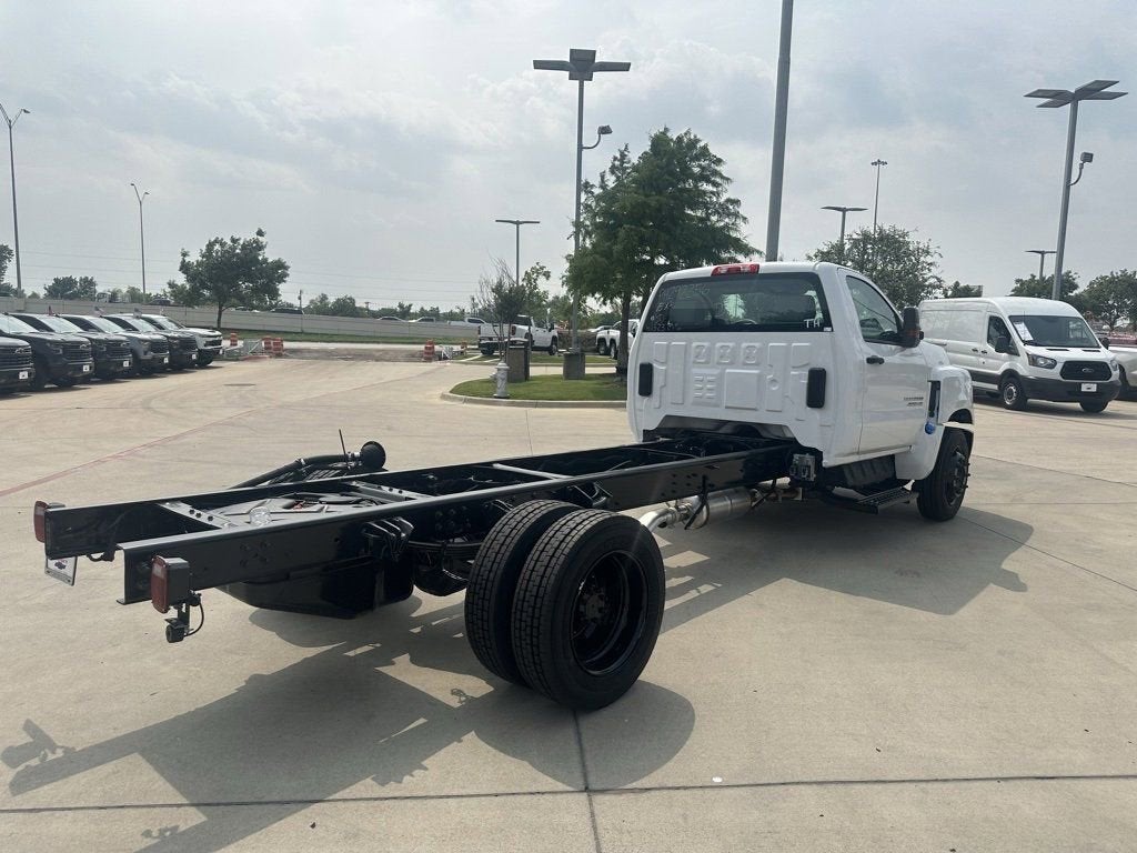 2023 Chevrolet Silverado 5500 HD Work Truck