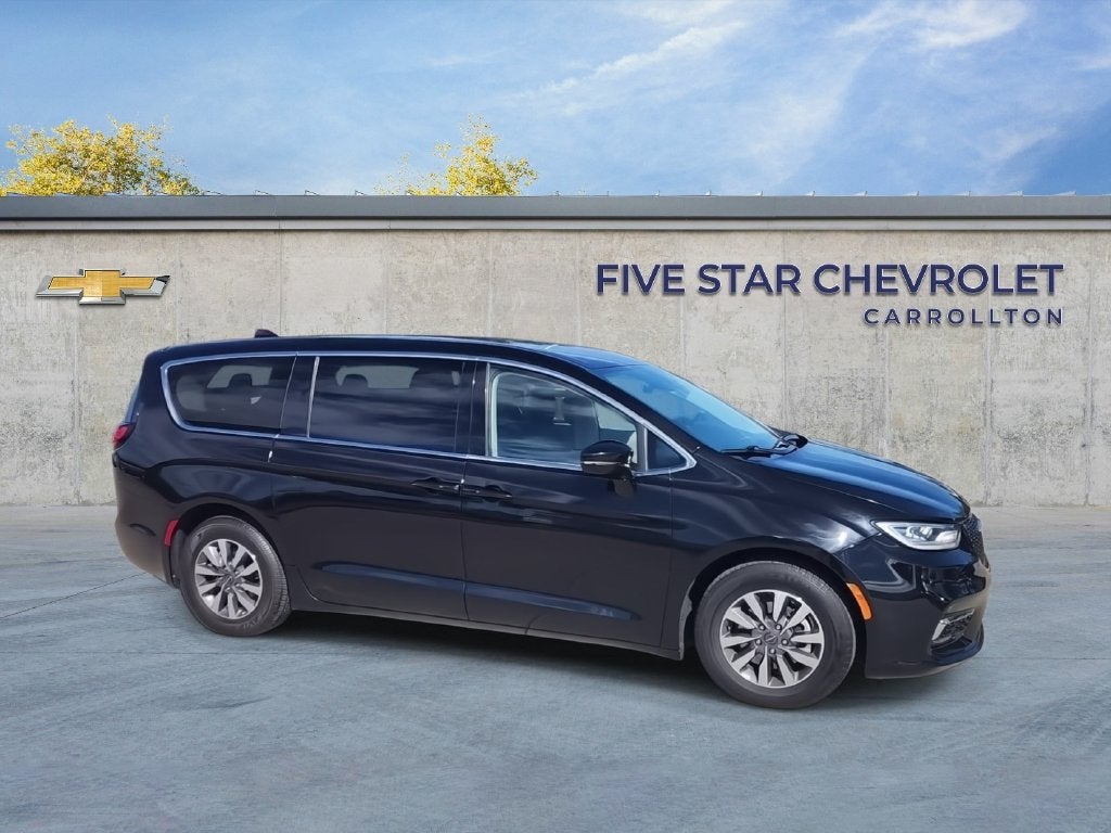 2024 Chrysler Pacifica Hybrid Select