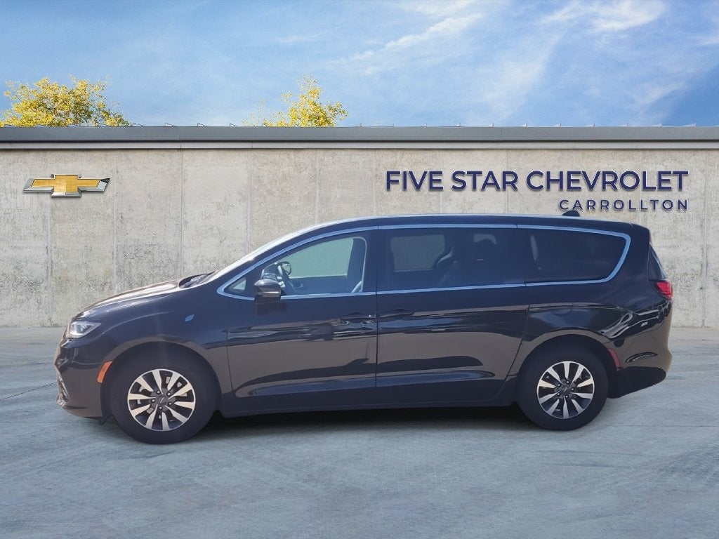 2024 Chrysler Pacifica Hybrid Select