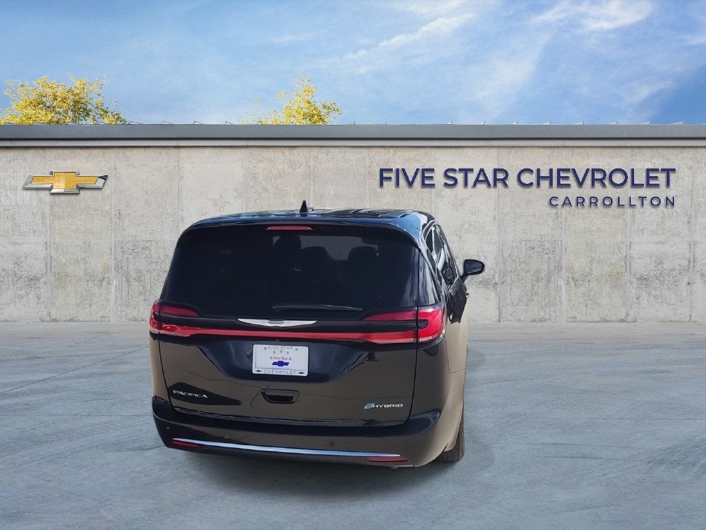 2024 Chrysler Pacifica Hybrid Select