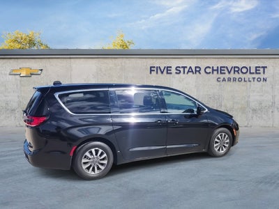 2024 Chrysler Pacifica Hybrid Select