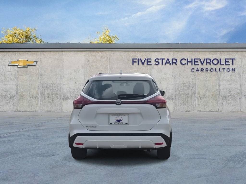 2024 Nissan Kicks S
