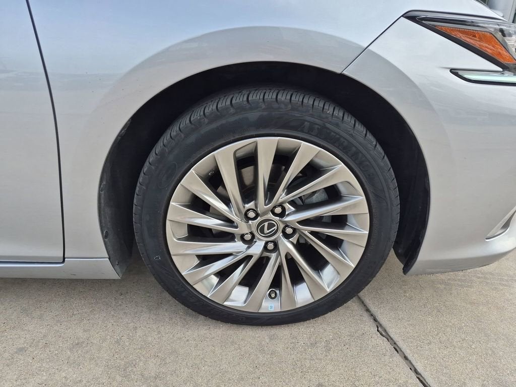 2022 Lexus ES ES 300h Ultra Luxury