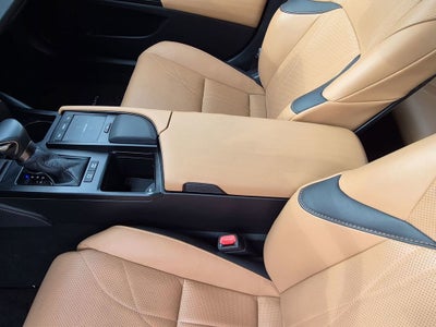 2022 Lexus ES ES 300h Ultra Luxury