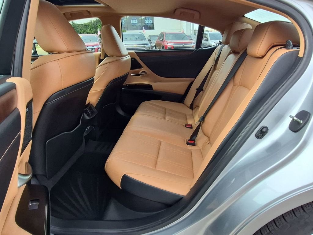 2022 Lexus ES ES 300h Ultra Luxury