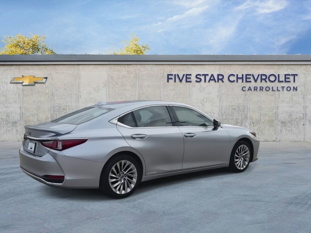 2022 Lexus ES ES 300h Ultra Luxury