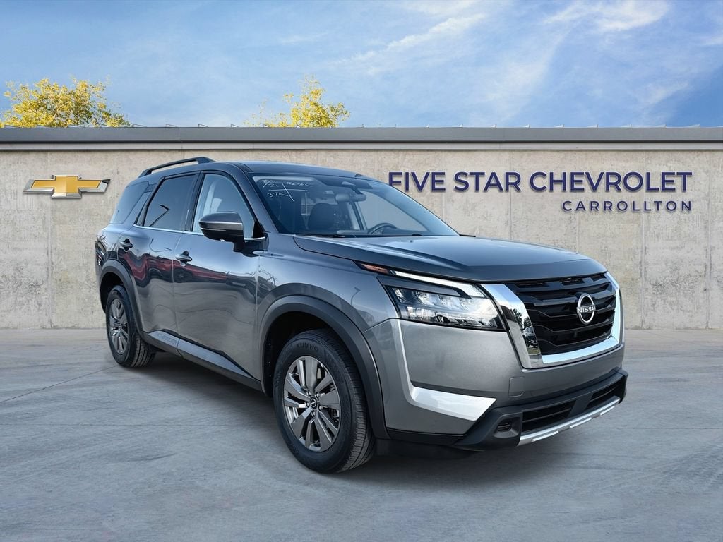 2024 Nissan Pathfinder SV