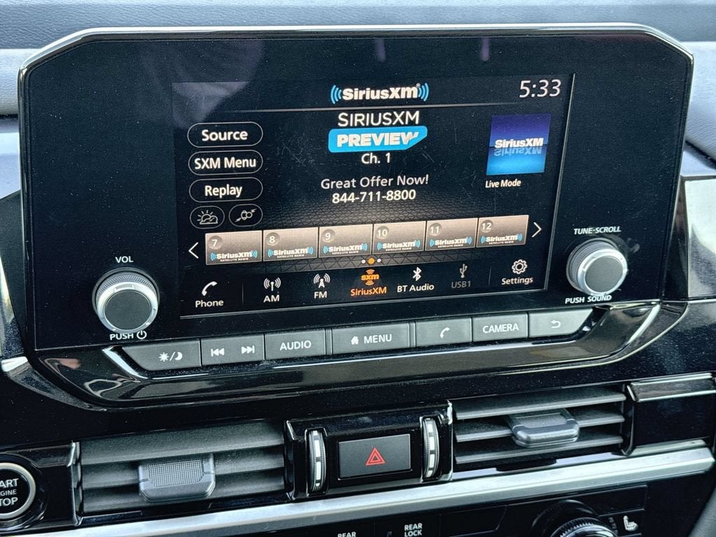 2024 Nissan Pathfinder SV