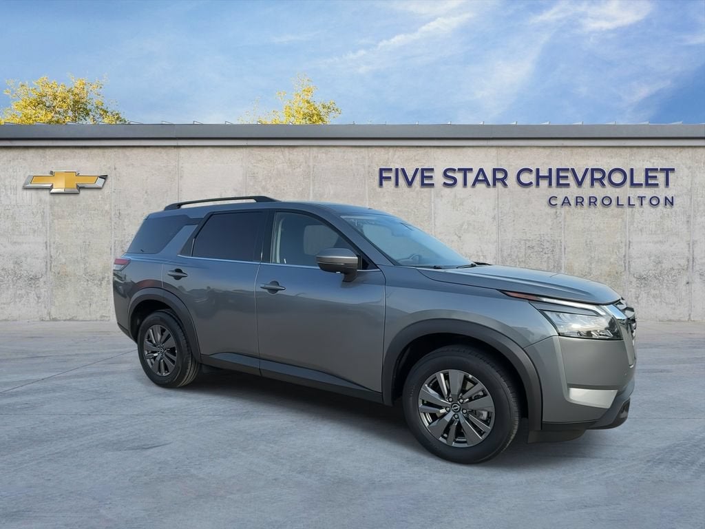 2024 Nissan Pathfinder SV