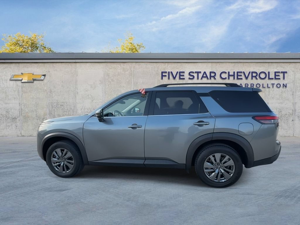 2024 Nissan Pathfinder SV