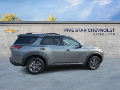 2024 Nissan Pathfinder SV