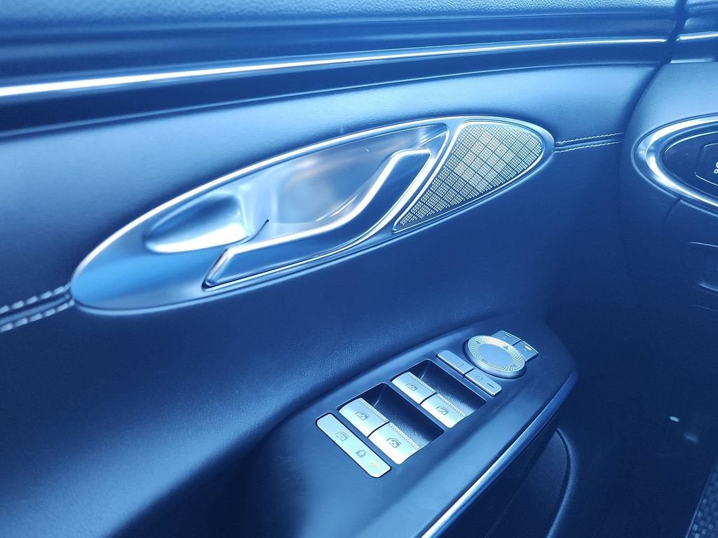 2025 GENE GV70 NA
