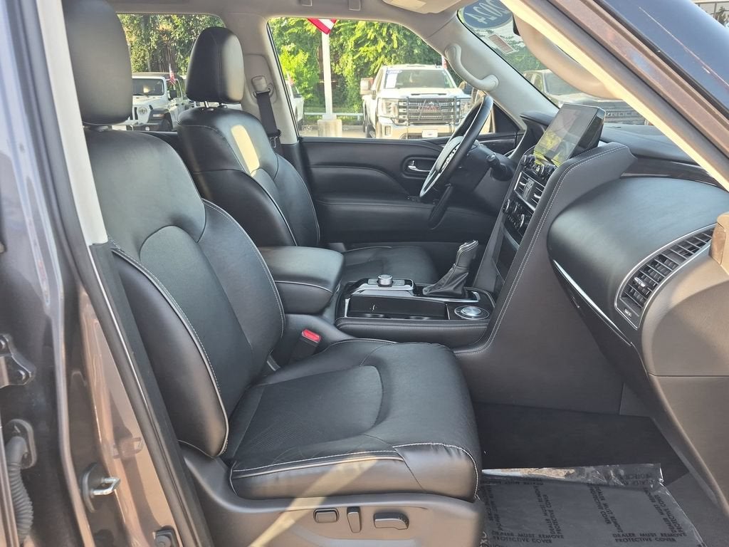 2024 INFINITI QX80 LUXE