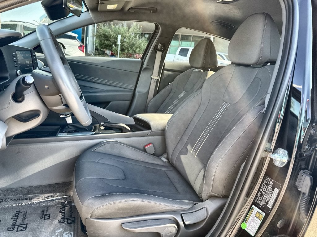2025 Hyundai Elantra SEL Sport