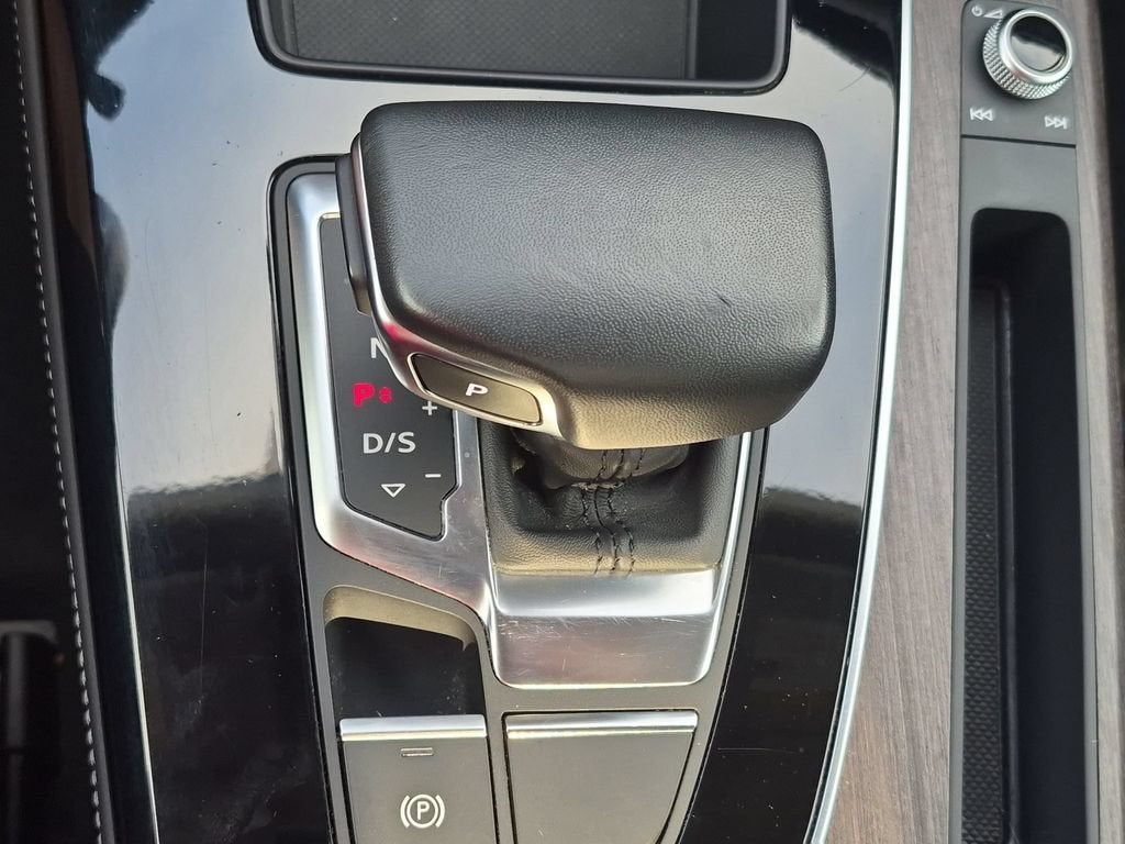 2024 Audi Q5 S line Premium Plus