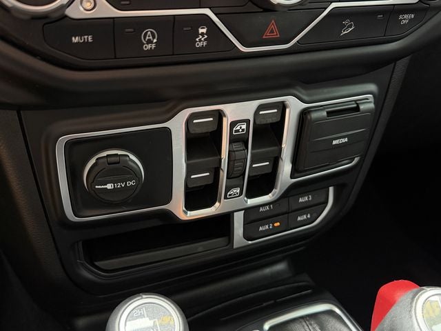 2020 Jeep Wrangler Unlimited Sahara Altitude