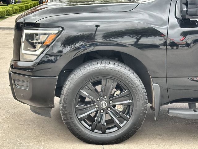 2023 Nissan Titan SV
