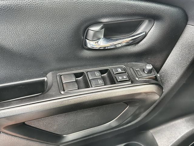 2023 Nissan Titan SV