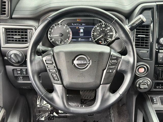 2023 Nissan Titan SV