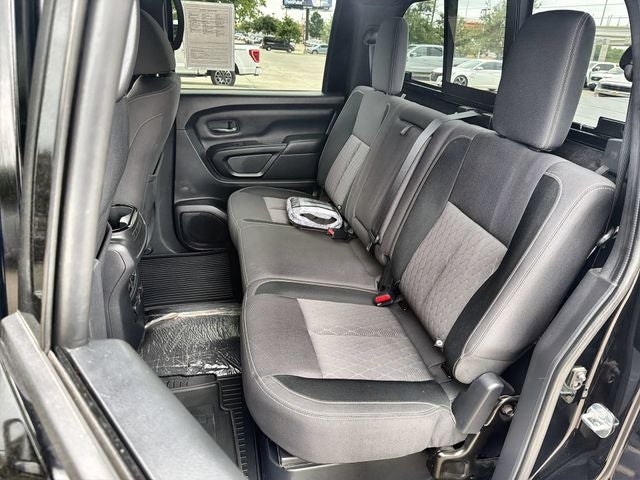 2023 Nissan Titan SV