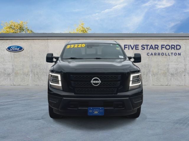 2023 Nissan Titan SV