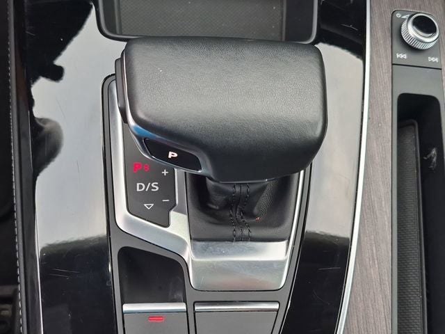 2024 Audi Q5 45 S line Premium quattro