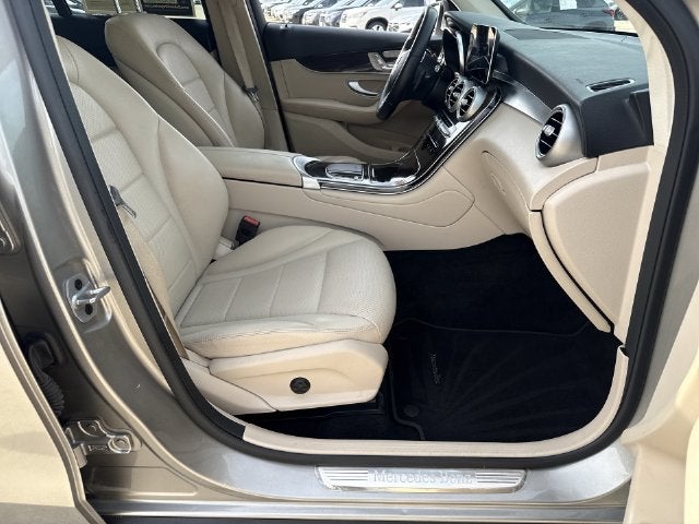 2021 Mercedes-Benz GLC GLC 300